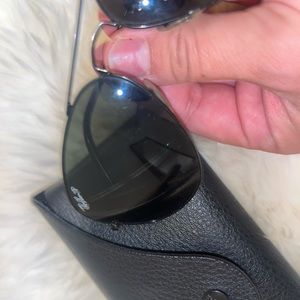 Black aviator ray bans